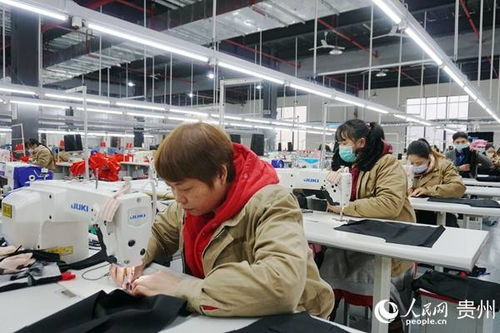天柱县安置点 扶贫车间稳就业